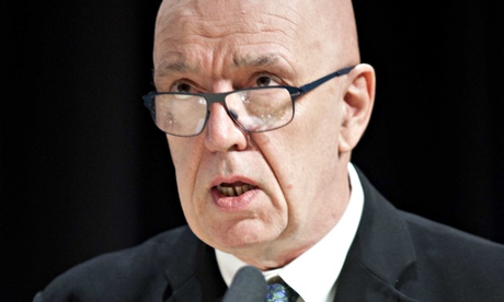 James Fenton accepts the PEN Pinter Prize 2015.