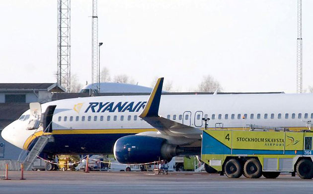 Ryanair profits plunge