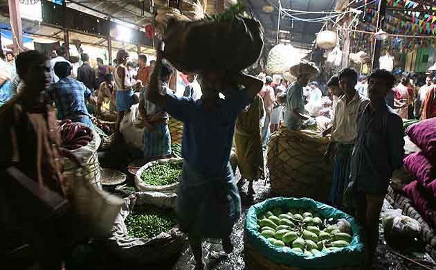 Wholesale vegetable market in Kolkata, India