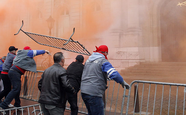 Investors are revolting: ArcelorMittal demonstrators