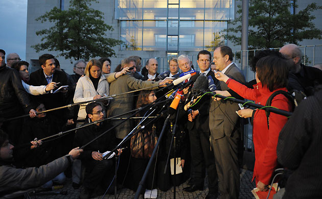 Karl-Theodor zu Guttenberg, Roland Koch and Peer Steinbrueck discuss future of Opel