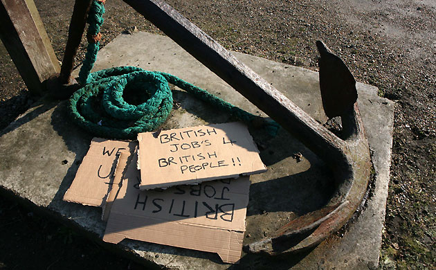 Lindsey oil protest: Lindsey oil protest spreads to Sizewell