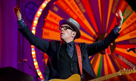 Elvis Costello - agit8 G8 protest