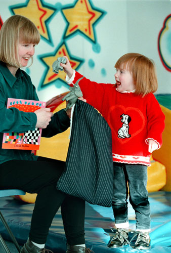 Gallery How to play : Collette Pye and her daughter