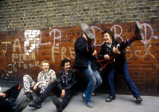 Teenage hairstyles: Group of young punks in the 70s