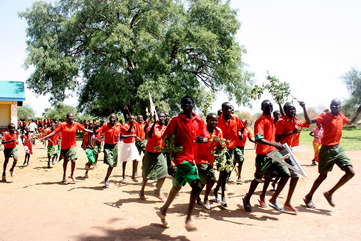 DAVE EGGERS IN SUDAN: DAVE EGGERS SUDAN