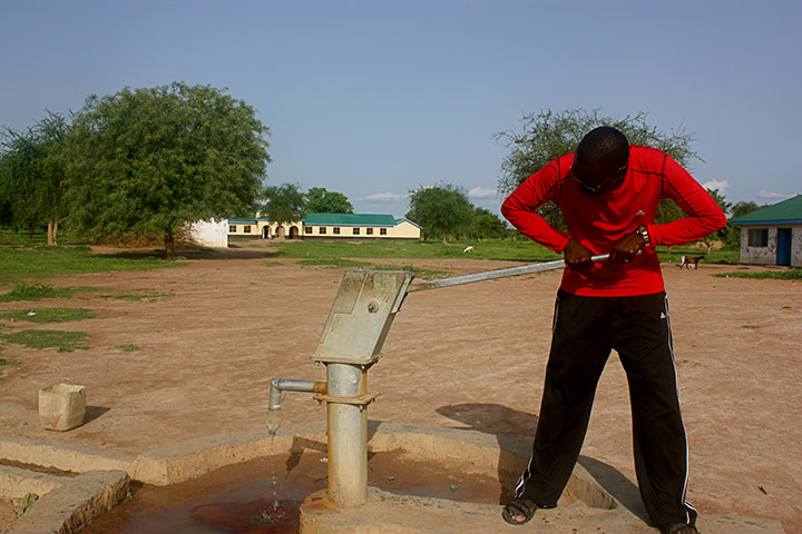 DAVE EGGERS IN SUDAN: DAVE EGGERS SUDAN