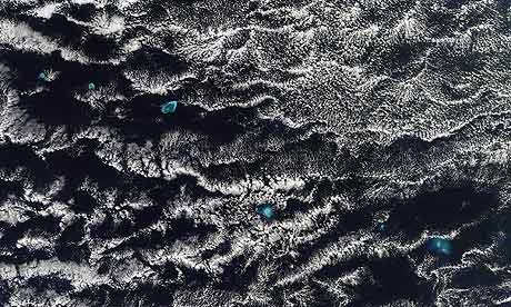 Satellite Eye on Earth :  the western Hawaiian islands. Pacific Ocean, Hawaii