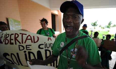 CANCUN COP16 : Activists protest against world's environmental policies
