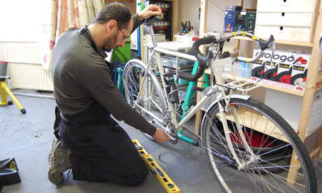 Bike blog : Matthew Sparkes adjusting his bike to get the most out of it.