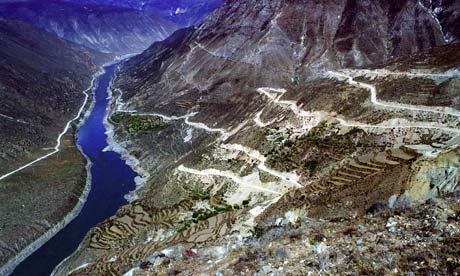 China plans dams in Tibet along the Yarlung Zangbo River :  Zangmu hydroelectric project