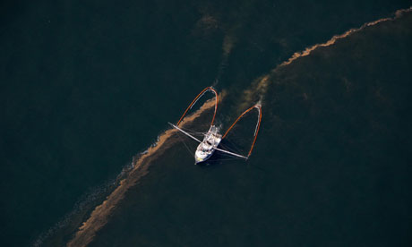 Deepwater Horizon oil rig oil spill rreaches coast of Louisiana