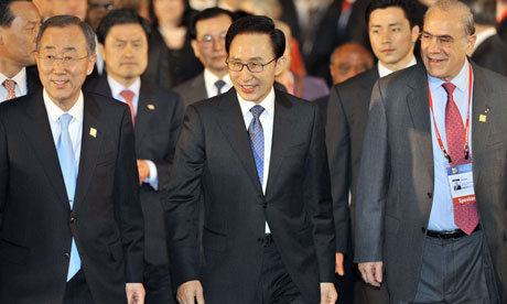MDG : Lee Myung-Bak, OECD Secretary-General Angel Gurria, Ban Ki-Moon at Busan 