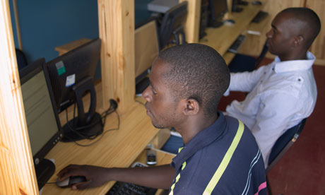 MDG: Machaworks : the LAN center at Macha, Zambia