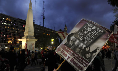 MDG : Argentina abortion : Women march to Plaza de Mayo