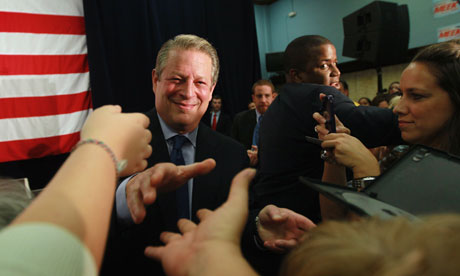Damian Blog : Former Vice President Al Gore shakes hands with people
