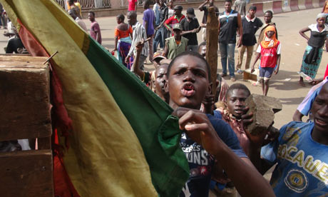 MDG : Tuareg in Mali : Protester angry about the government's handling of attacks by Tuareg rebels