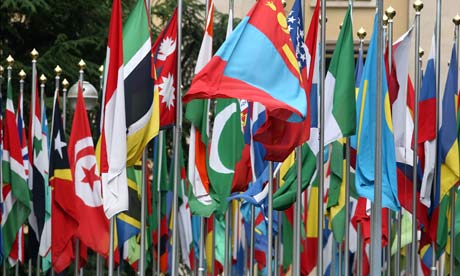 MDG : Multilaterism : flags in front of the United Nations Office