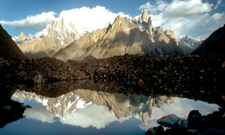 Pakistan's Karakoram Mountain Range : himalayas glaciers