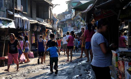 MDG : Rio+20 : Urbanization : street in one of the shanty towns in Manila, Philippines 