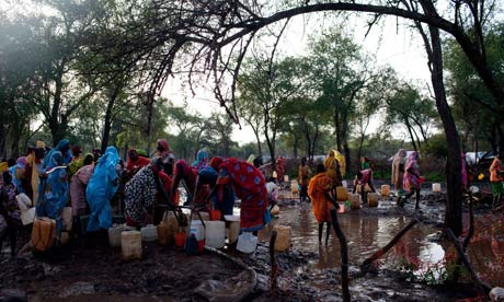 MDG : Sudan and South Sudan : water distribution point at the Batil refugee camp