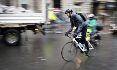 Bike Blog : A cyclist rides in central London 