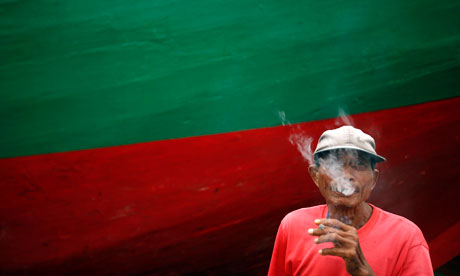 MDG Man smoking in Jakarta