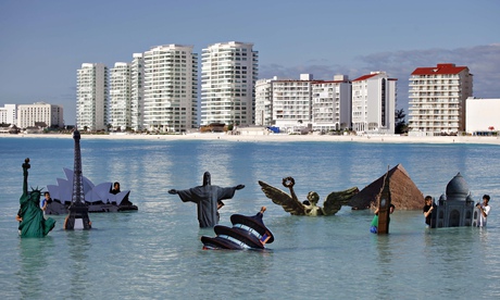 MDG Greenpeace activists in Cancún