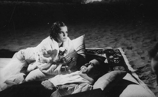 Sergio Leone: Elizabeth McGovern and Robert De Niro in Once Upon a Time in America (1984)