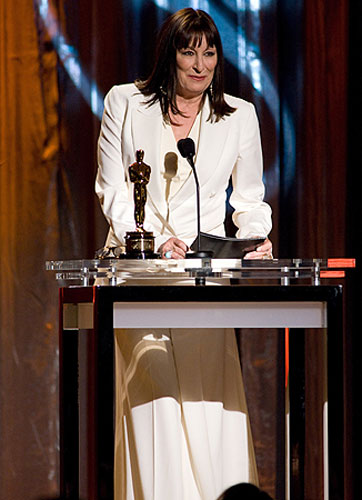 Lauren Bacall: Anjelica Huston at the presentation of an honorary Oscar to Lauren Bacall