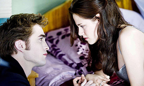 Robert Pattinson and Kristen Stewart in Twilight Saga: New Moon