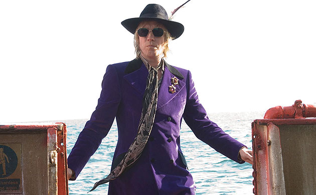 Rhys Ifans: Rhys Ifans as Gavin in The Boat That Rocked (2009)