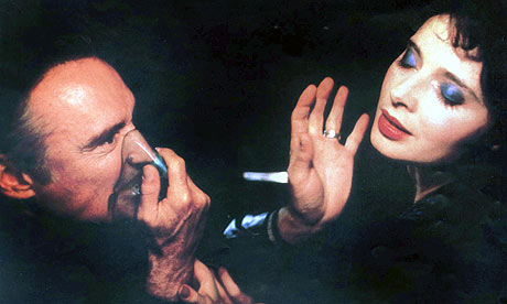 Blue velvet scene analysis essays