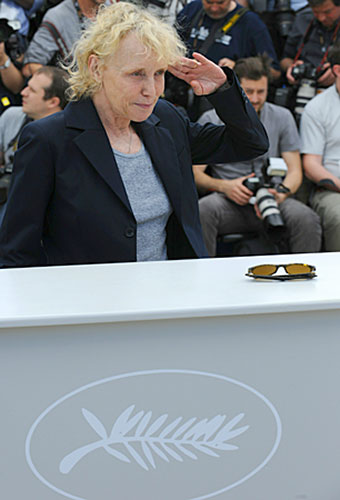 Cannes 2010 day 3 : Claire Denis at the photocall for the Un Certain Regard jury at Cannes 