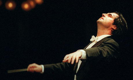 Riccardo Muti conducting at La Scala