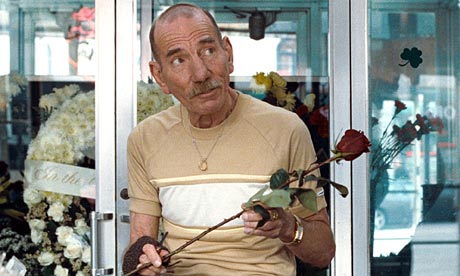 http://static.guim.co.uk/sys-images/Film/Pix/pictures/2011/1/3/1294060627739/Pete-Postlethwaite-in-The-007.jpg