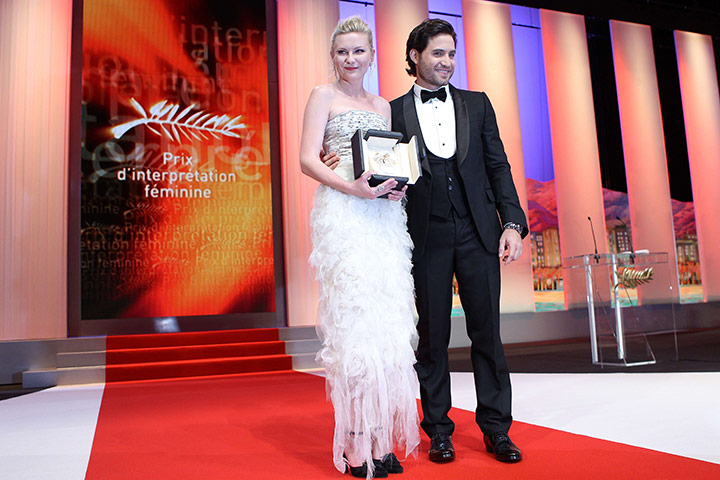 Cannes 2011 ceremony: Kirsten Dunst and Édgar Ramírez, Cannes 2011