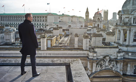 http://static.guim.co.uk/sys-images/Film/Pix/pictures/2012/10/24/1351093157507/Skyfall-007.jpg