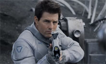 Tom Cruise in Oblivion