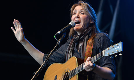 Diana Jones performing