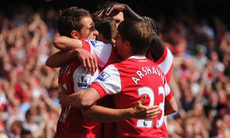 Arsenal celebrate Ramsey's goal