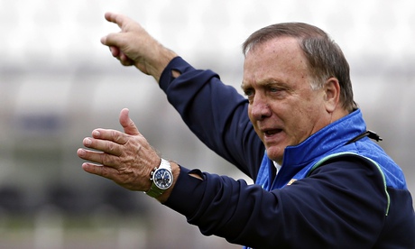 Dick Advocaat may play a 4-4-2 or 4-5-1 formation as the interim head coach at Sunderland