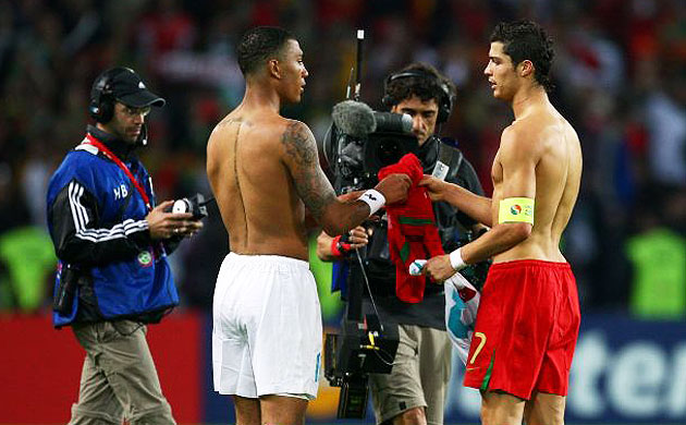 Ronaldo swaps shirts