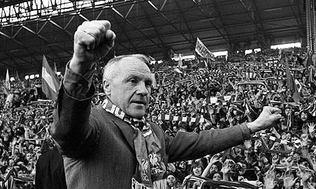 bill shankly statue