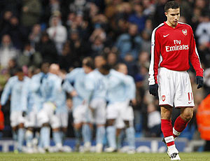 Robin van Persie looks dejected during the Arsenal game at Manchester City