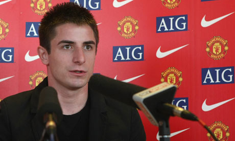 Zoran Tosic at his unveiling as a Manchester United player