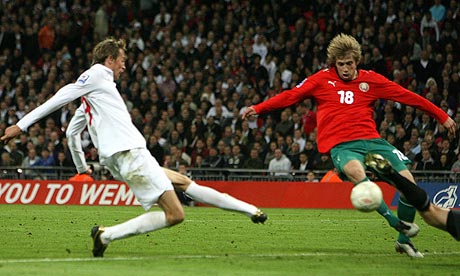 Peter Crouch scores his second.