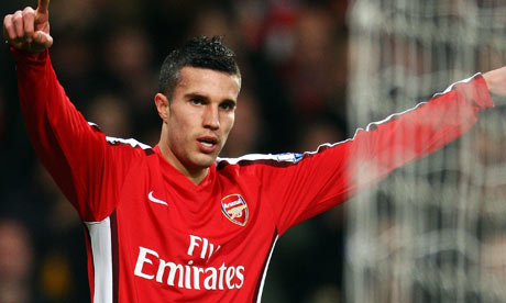 Robin van Persie has agreed a new Arsenal deal after five years with 