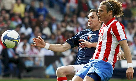 http://static.guim.co.uk/sys-images/Football/Pix/pictures/2009/4/6/1239024116581/Atletico-Madrid-vs-Osasun-001.jpg