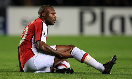 injury in football. knee ligament injury.